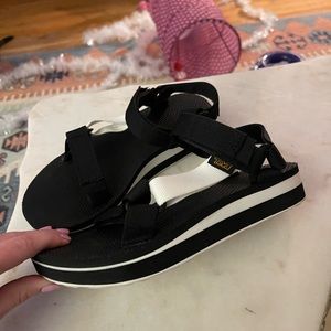 Teva mid form sandals 7